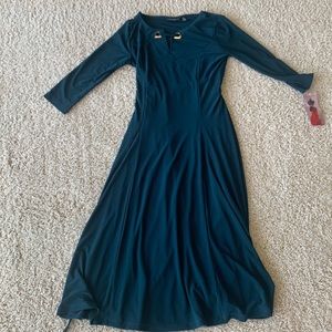 NWT Nina Leonard Green Dress size small.